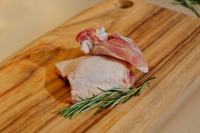 AFS Free Range Chicken Chops Skin On 700g