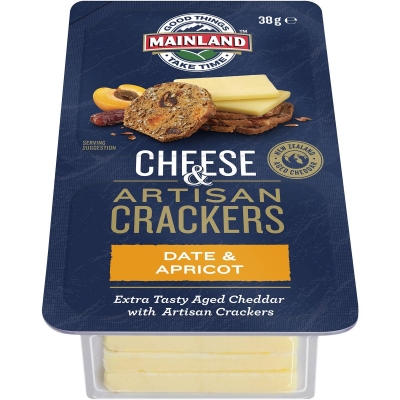 Mainland On The Go Cheese & Artisan Crackers Date & Apricot 38g